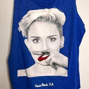 Venice Beach Miley Cyrus Cut-off T-Shirt XXL
